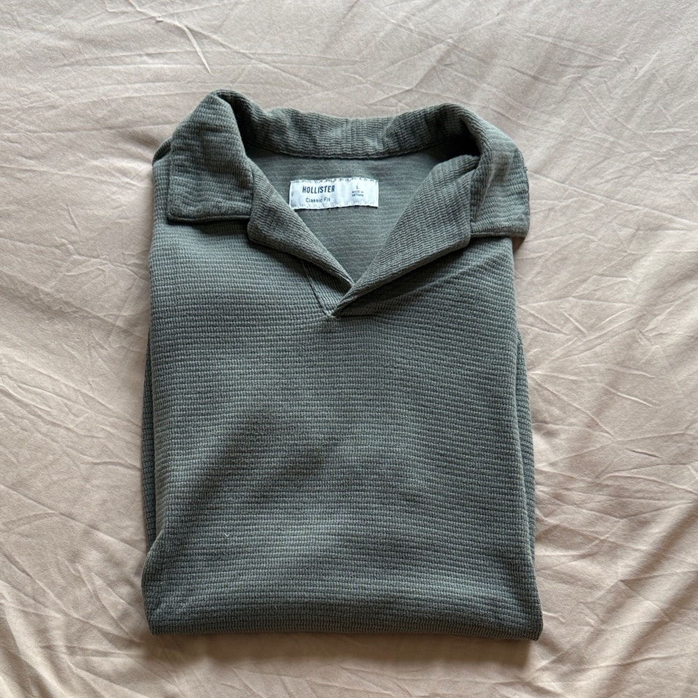 Hollister Men’s Olive Openwork Knit Polo